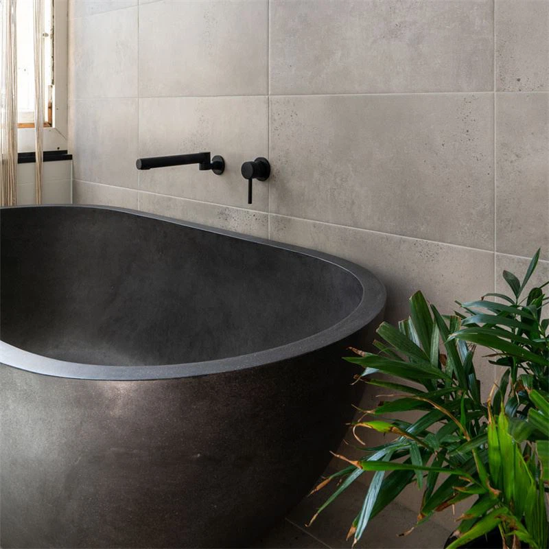 Black Stone Bath Tub