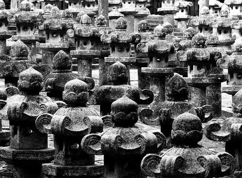 Black Stone Lanterns