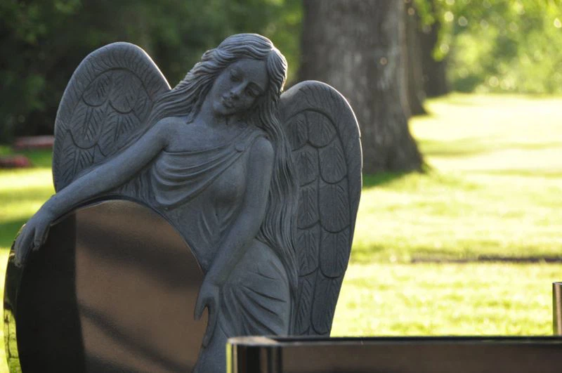 Engraved Memorial Grave Plaque Black Granite Heart Shaped Grave Plaque